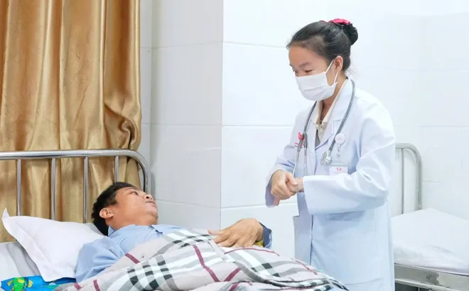 Mỡ máu tăng gấp 60 lần, nam thanh niên suýt mất mạng sau buổi nhậu