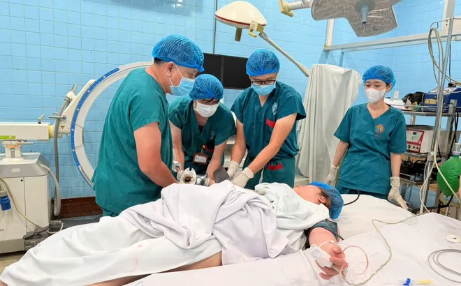 Tai nạn lao động nghiêm trọng: Nữ công nhân bị máy xay thịt cuốn nát bàn tay