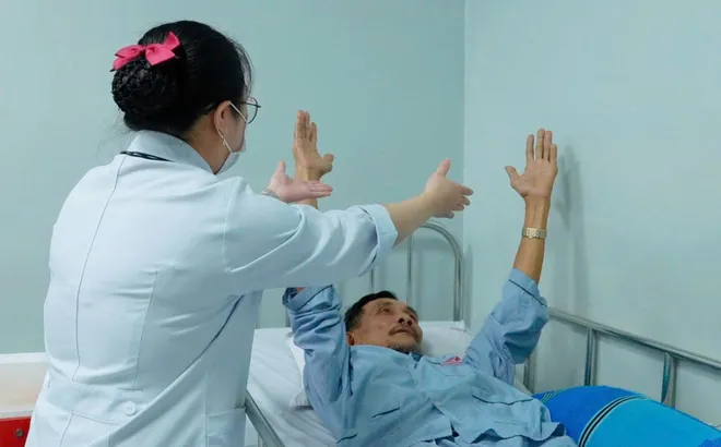 Hai lần đột quỵ được cứu sống